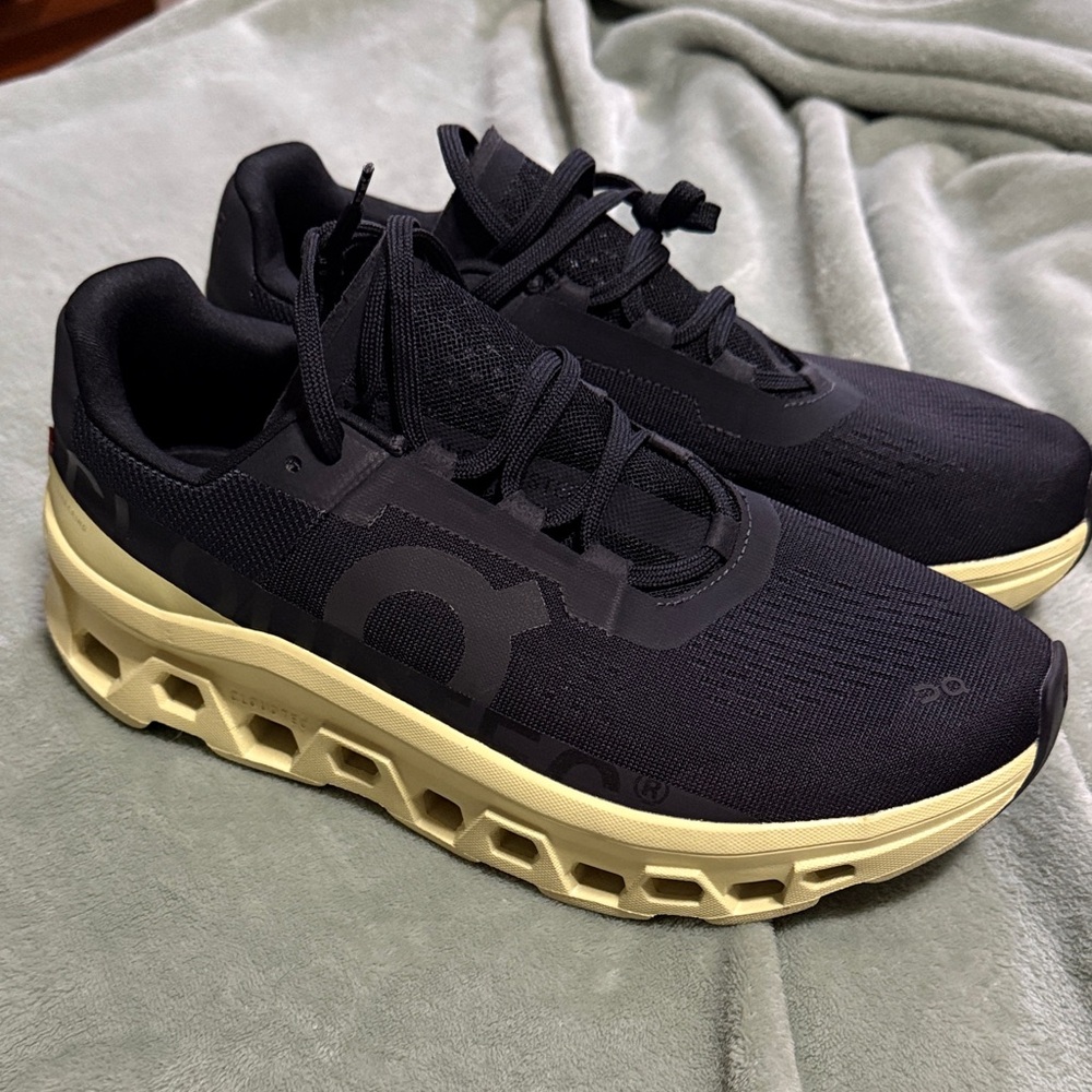 On Running Men's Black and Lime Green Athletic Shoes